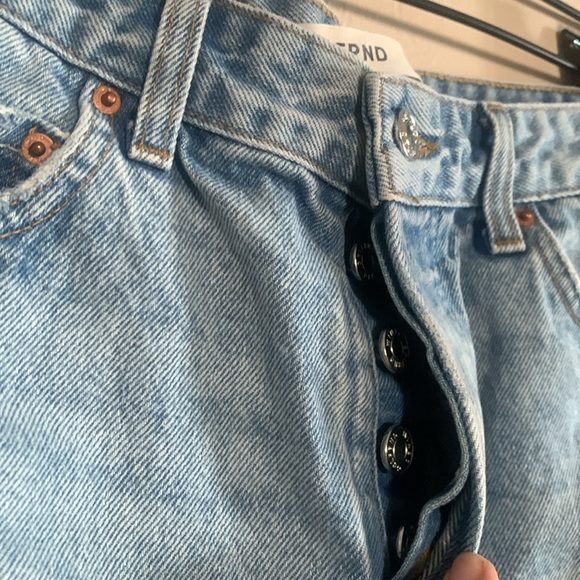 GRLFRND Button Fly Helena High Rise Cut-Off Denim Shorts In Newport Wash Sz 27 - Picture 4 of 7